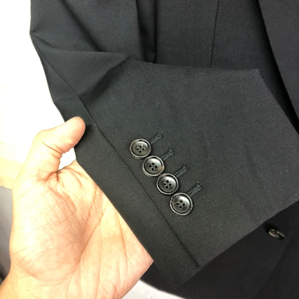 Gucci Suit - Picture 3 of 5